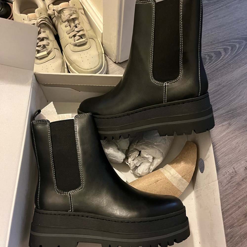 Black Platform Chelsea Boots